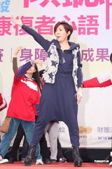 组图：林晓培呼吁曹格勿被酒精控制 明年将发片