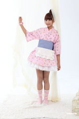 组图：台湾13岁女孩代言变辣妹 许雅涵将组新AKB48