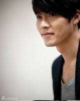 高清组图：玄彬退伍首拍写真 诠释从少年到男人