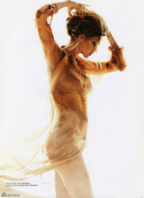 高清组图：吉赛尔-邦辰登杂志封面 秀魔鬼身材