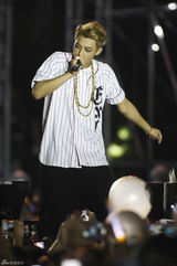 独家高清：EXO等献唱韩流音乐节 SHINee唱新歌