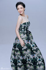 组图：蒋欣曝光春日写真 造型婉约气质灵动