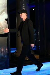 组图：《狄仁杰》首映红毯 冯小刚匆匆赶来