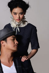 组图：黄觉曝大叔萝莉照 新人罗小伊备受关注