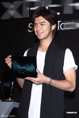 组图：陈柏霖抵制“男男吻” 否认针对《犀利人妻》