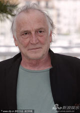 高清：《勒阿弗尔》见面会 老影后卡蒂红裙耀眼