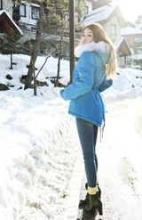 高清图：韩星黄慧英滑雪场写真展天真烂漫笑容