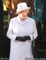 组图：凯特王妃枣红套装亮相英国王室圣诞活动