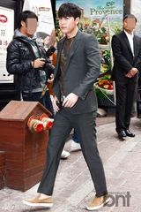 组图：韩演员郑雨盛(郑宇成)粉丝签名会展帅气魅力