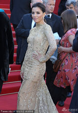 组图：《绝望主妇》伊娃鱼尾裙现身华贵性感