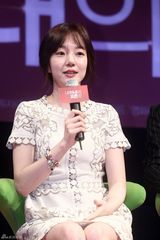 高清组图：林秀晶清纯亮相《我妻子的一切》发布会