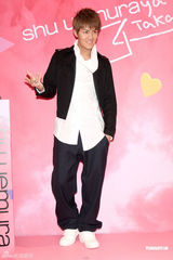 组图：吴克群健身升级胸罩杯 将请歌迷验证腹肌真假