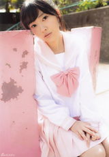 AKB指原莉乃爆冷人气暂夺冠 盘点轻熟性感照