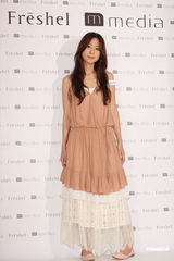 组图：陈绮贞望带妈妈欧游 预计延迟至明年出专辑