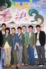 组图：苏打绿三度参加春浪 百无禁忌吓傻杨宗纬