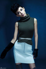 组图：侯璎珏《芭莎》大片 尽显英伦中性美