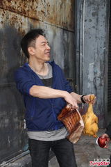 组图：刘浩龙不气谭咏麟 谢安琪黄贯中演亲热戏