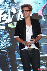 组图：罗志祥个唱不玩惊险 不介意被称老艺人