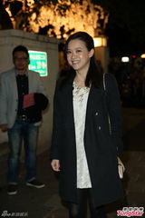 组图：陆川戴立忍曾宝仪等现身张震婚礼