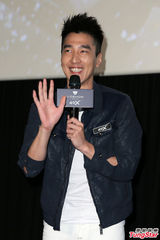 组图：赵又廷撇清绯闻只有高圆圆一个女朋友