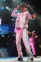 组图：贾斯汀-比伯香港开唱 劲舞自摸全场疯狂