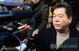 组图：韩电影导演沈衡来拖欠工资出庭面色凝重