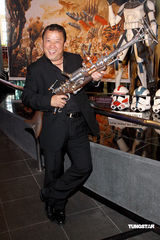 幻灯组图：曾志伟唐季礼出席科幻世界展览