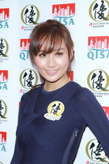 组图：陈法拉收礼不在贵重 称男友本人是最佳礼物