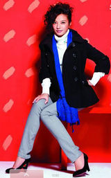 幻灯集：赵薇秀冬日暖装俏皮 青春气息逼人