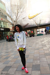 组图：陈燃出席品牌体验会 领跑时尚运动风