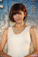 组图：郭雪芙自曝求签事业大吉 恋情大凶