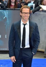 组图：《普罗米修斯》伦敦首映 塞隆蓝裙性感