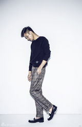 组图：乔振宇时装大片 蓄胡深沉展熟男魅力