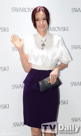 组图：崔汝真孔贤珠金孝珍等出席活动争艳斗丽