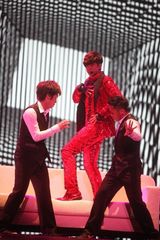 组图：罗志祥个唱化身星际战警 吐露心声歌迷落泪