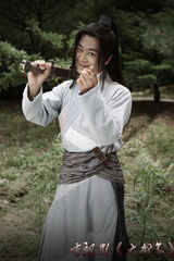 组图：吴樾《大武当》杀青 耍宝拜别“猴样”百出