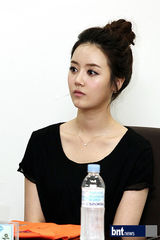 组图：裴涩琪等出席第15届保宁泥浆节活动