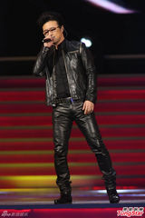 组图：汪峰中歌榜连唱三首飙高音high翻全场