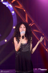 幻灯图集：莫文蔚登场音乐擂台 性感女神依旧撩人