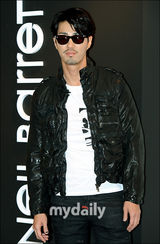 组图：车胜元韩佳仁宋钟基等出席服装新品发布会