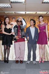 组图：《阿嬷》蓝正龙安心亚尴尬谈亲密戏