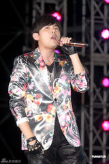 组图：林志玲献唱台北花博会 SHE与周杰伦接力开唱