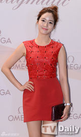 组图：金惠秀权相佑成宥利等优雅亮相品牌活动