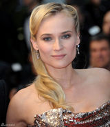 高清组图：黛安-克鲁格金色抹胸礼服性感亮相