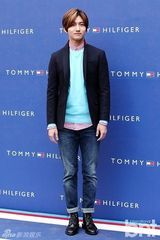 组图：神起昌珉FT在真刘仁娜等为品牌站台