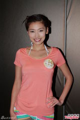 组图：港姐佳丽首度泳衣亮相 水上展傲人身姿