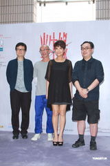 组图：金燕玲为音乐话剧献第一次 戒咖啡苦练英文歌曲