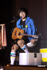 幻灯：卢广仲香港个唱尾场落幕 出席庆功宴兴奋难掩