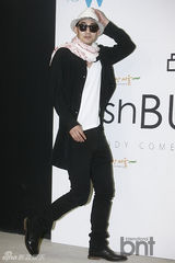 组图：孔孝真瑞雨等众星捧场首尔时装周