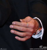 伊能静秦昊柏林挽手走红毯 戴情侣对戒动作亲昵